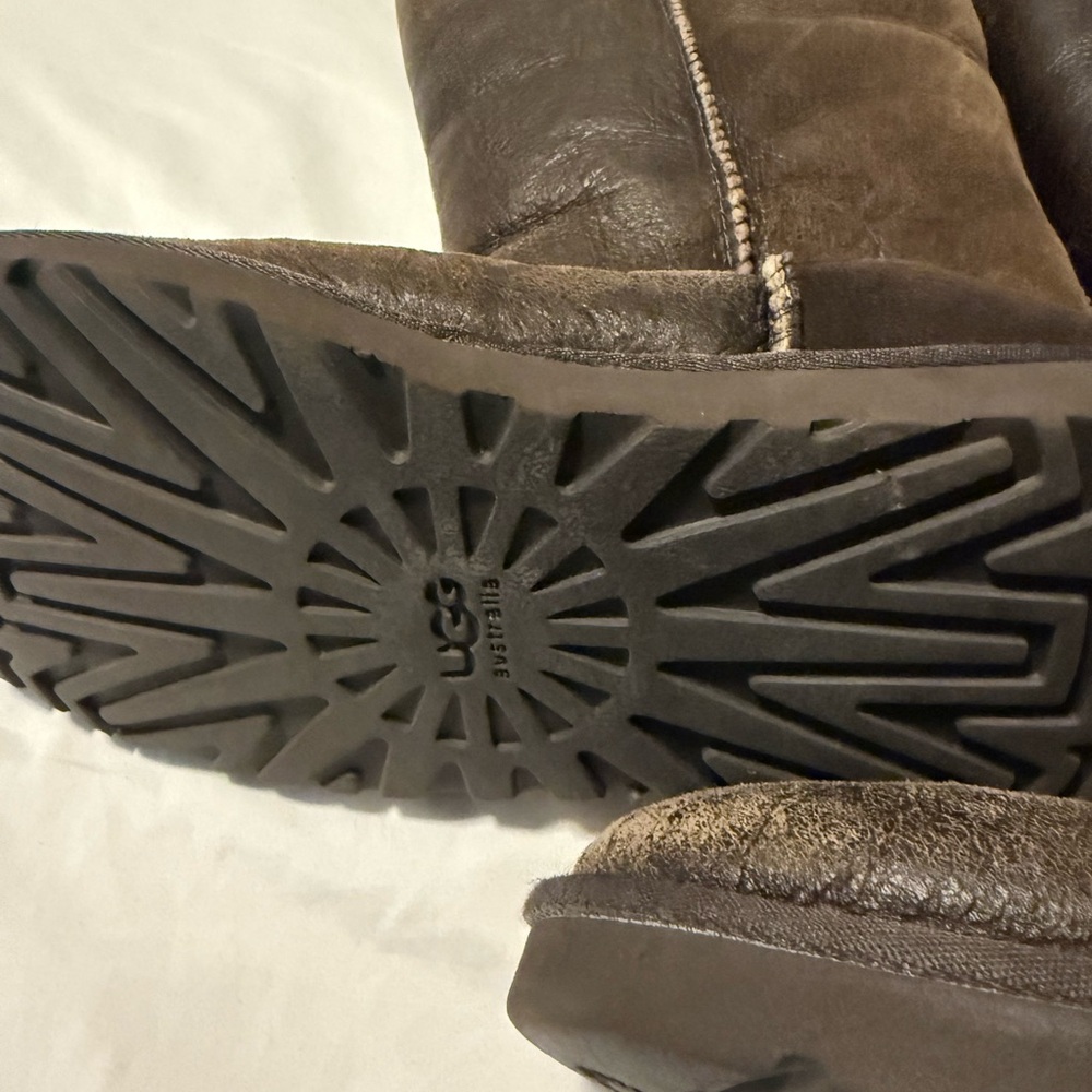 UGG Dark Brown classic tall bomber Leather Boots size 10W - Picture 4 of 13
